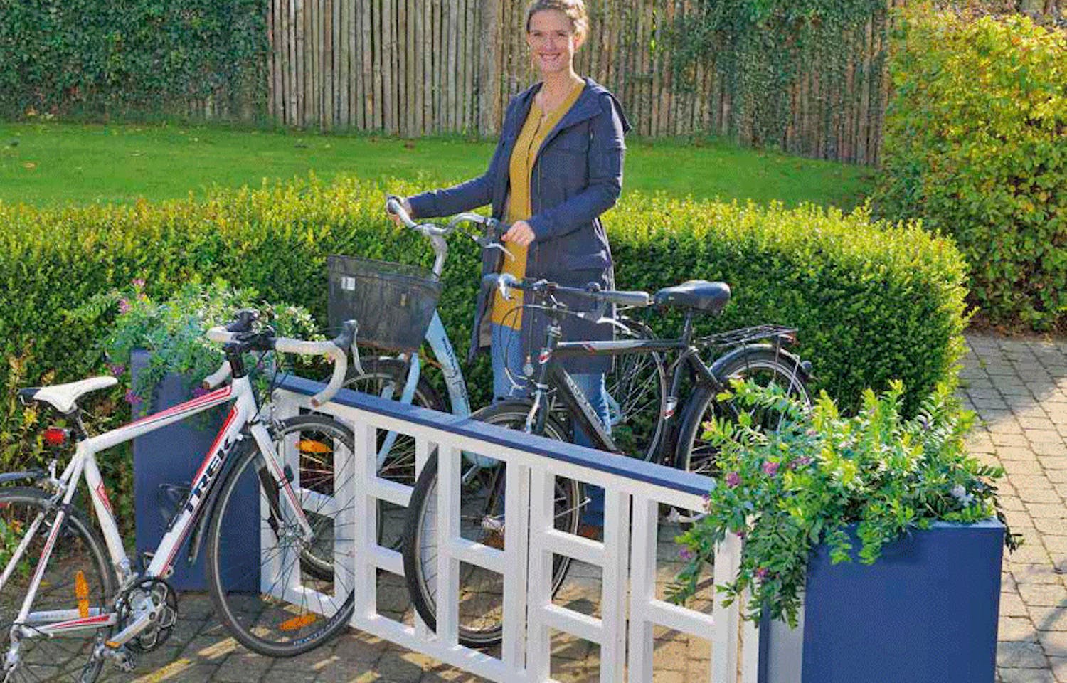 Cykelstativ med indbygget blomsterkummer Cykelstativ med indbygget blomsterkummer